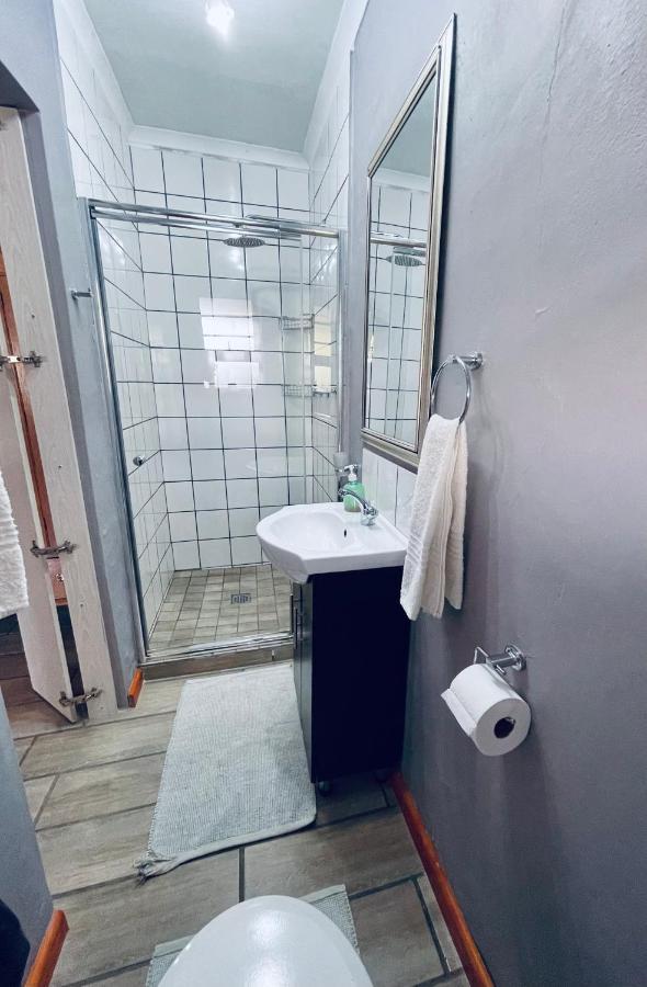 ホテル Madeira Bed クイーンズタウン エクステリア 写真